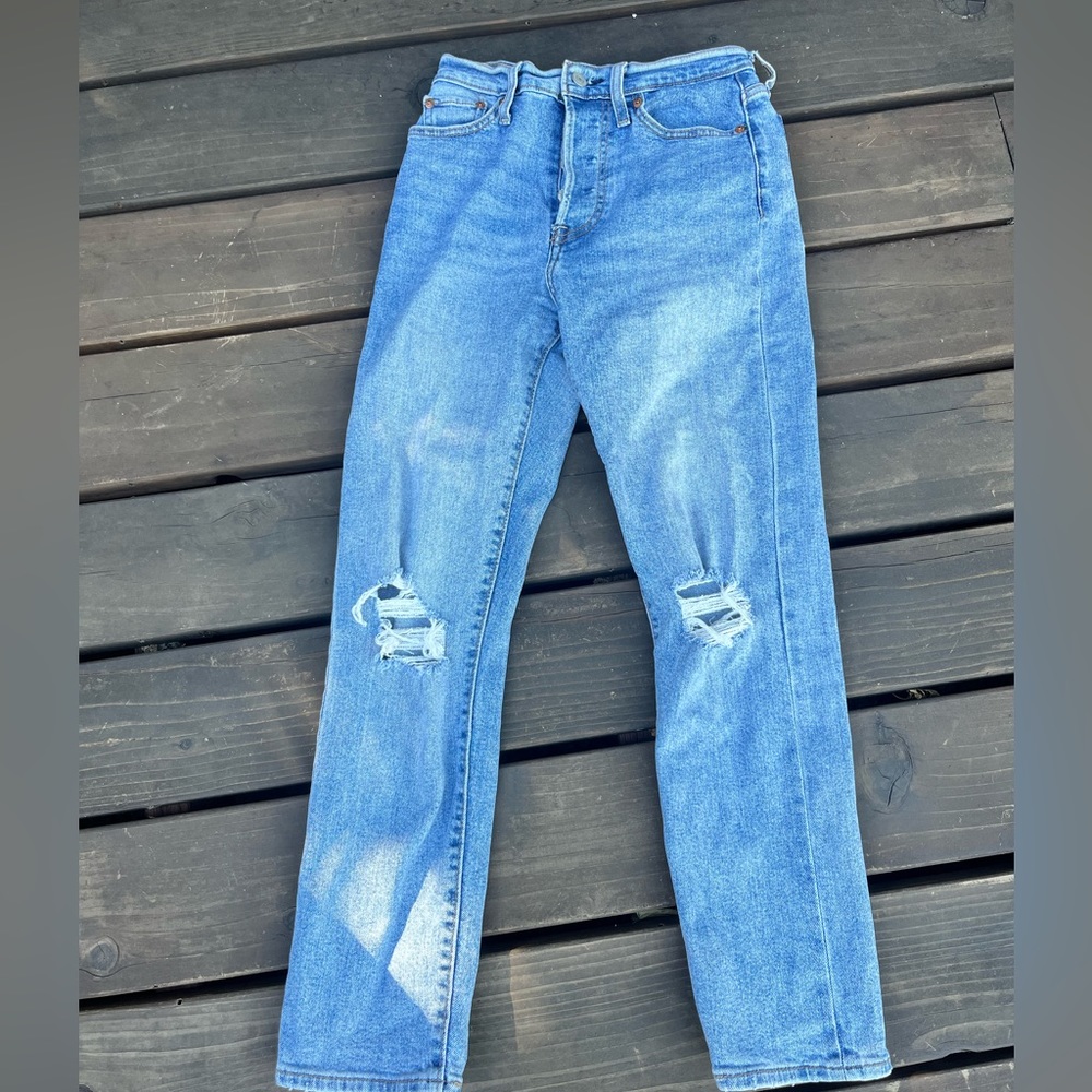 Woman’s Wedgie Levi’s Size 26